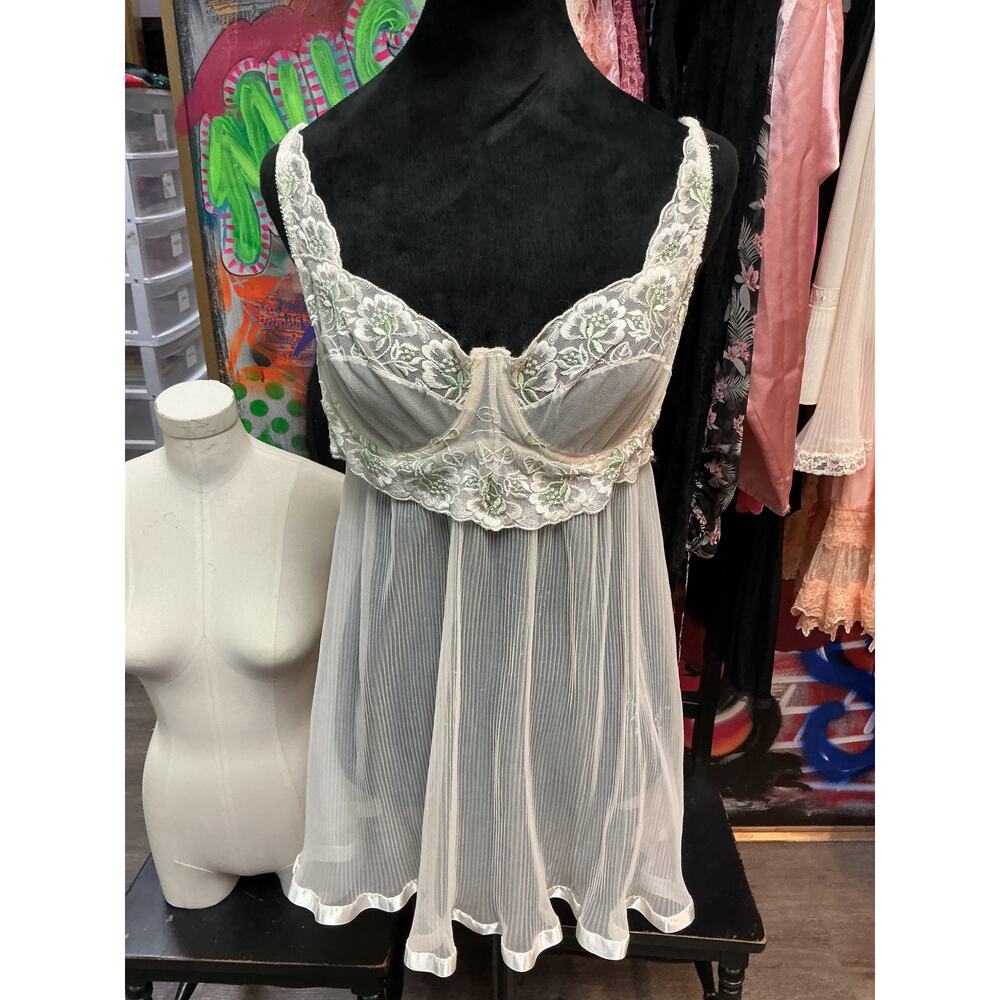 VICTORIA'S SECRET 36C CREAM/MINT UNDERWIRE BABYDOLL